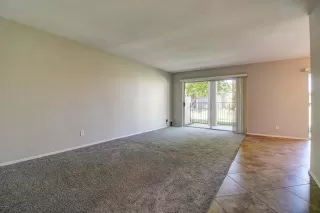 Photo #5: 6061807 Listing