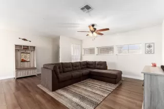 Photo #2: 6061910 Listing