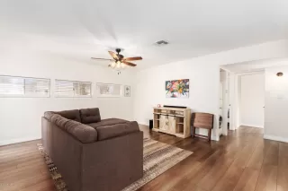 Photo #4: 6061910 Listing