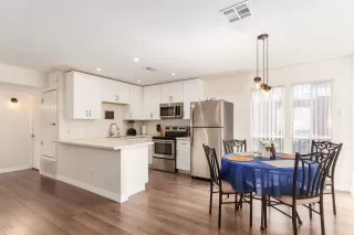 Photo #6: 6061910 Listing