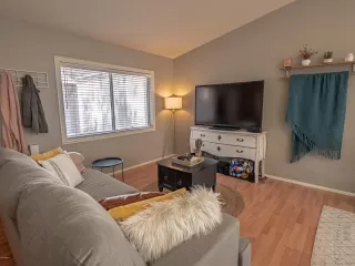 Photo #5: 6061918 Listing 