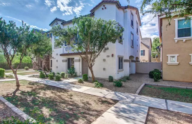 MLS: 6062050 Condo For Sale