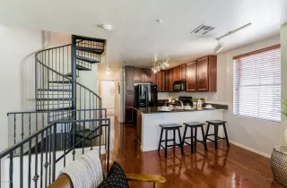 Photo #5: 6062050 Listing