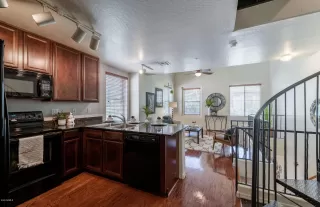 Photo #6: 6062050 Listing