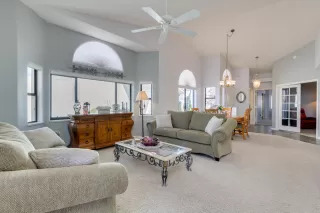 Photo #5: 6062305 Listing