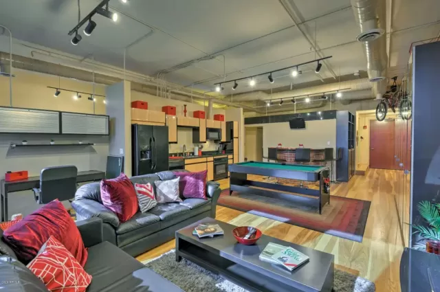 MLS: 6062793 Condo For Sale