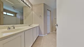 Photo #6: 6062977 Listing