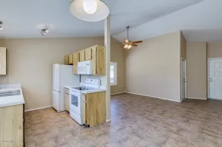 Photo #6: 6063288 Listing