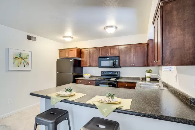 MLS: 6063404 Condo For Sale