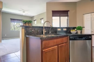 Photo #4: 6063666 Listing