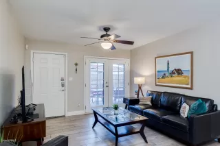 Photo #2: 6063843 Listing 