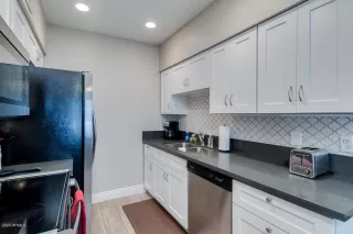 Photo #6: 6063843 Listing 