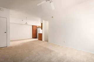 Photo #6: 6064022 Listing