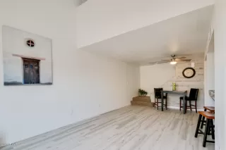 Photo #5: 6064133 Listing