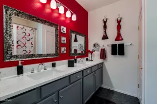 Photo #4: 6064187 Listing