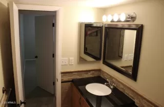 Photo #4: 6064374 Listing