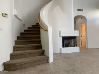 Photo #5: 6064903 Listing