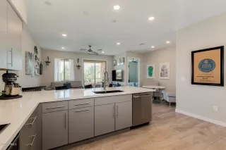 Photo #4: 6064921 Listing