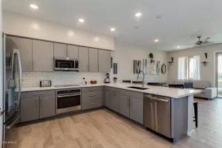 Photo #5: 6064921 Listing