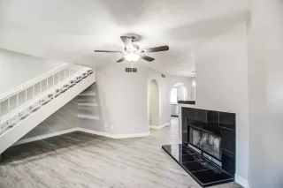 Photo #4: 6064968 Listing