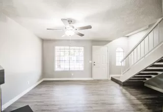 Photo #6: 6064968 Listing