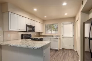 Photo #3: 6065271 Listing