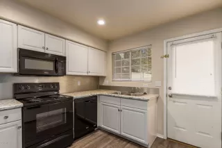 Photo #4: 6065271 Listing