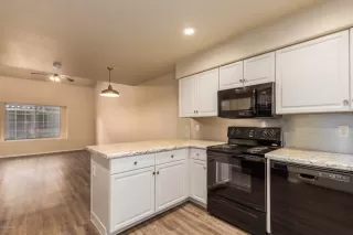 Photo #5: 6065271 Listing