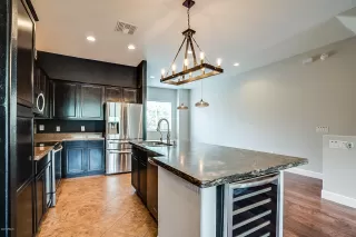 Photo #5: 6065702 Listing