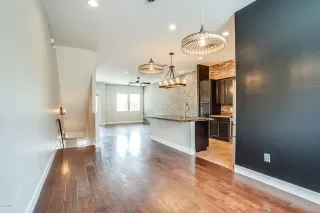 Photo #6: 6065702 Listing