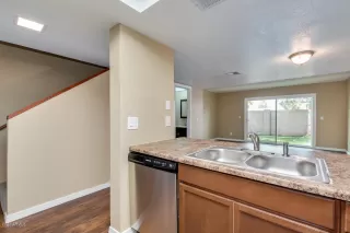 Photo #5: 6066165 Listing