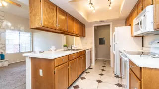 Photo #5: 6066206 Listing