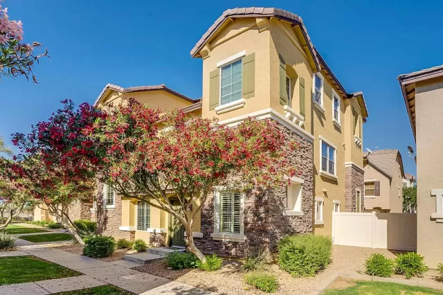 MLS: 6066234 Condo For Sale