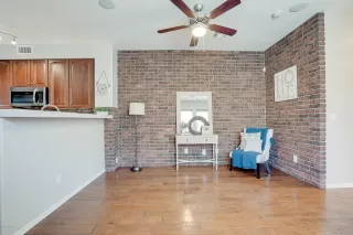 Photo #6: 6066234 Listing