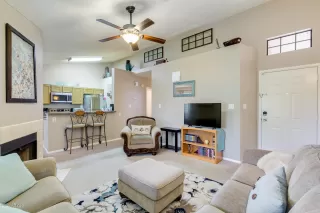 Photo #5: 6066488 Listing