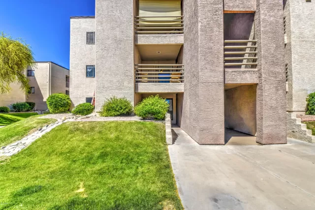 MLS: 6066563 Condo For Sale