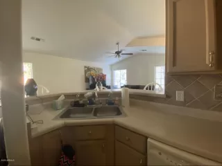 Photo #6: 6067150 Listing