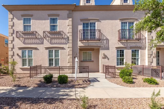 MLS: 6067290 Condo For Sale