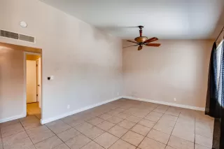 Photo #6: 6067596 Listing