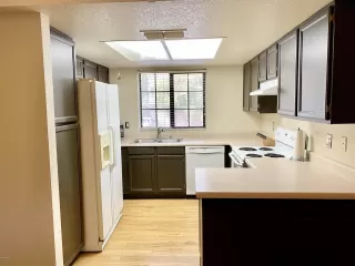 Photo #5: 6067662 Listing