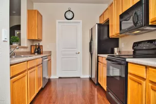 Photo #2: 6067667 Listing