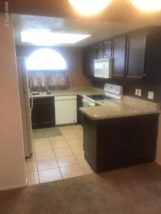 Photo #5: 6067892 Listing