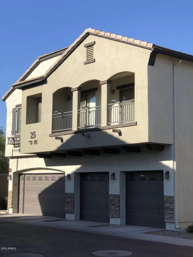 MLS: 6068022 Condo For Sale