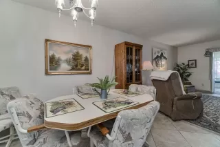 Photo #6: 6068041 Listing