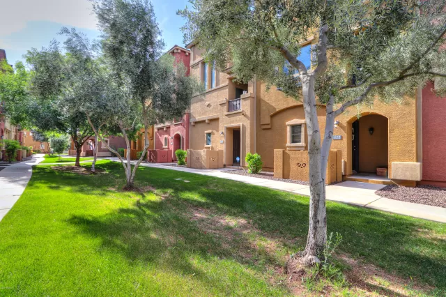 MLS: 6068060 Condo For Sale