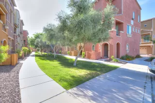 Photo #2: 6068060 Listing