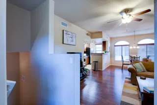 Photo #4: 6068060 Listing