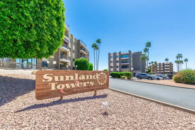 MLS: 6068327 Condo For Sale