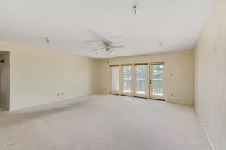 Photo #5: 6068327 Listing 