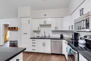 Photo #2: 6068588 Listing 